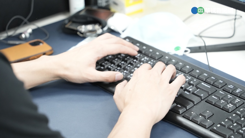 一講就超老？網列「老人用語」：ㄘㄟˊ、ORZ、安安你好