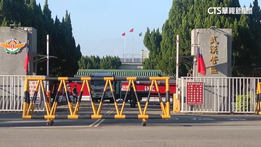 職業軍人休假涉當車手！詐婦50萬　警進營區逮人