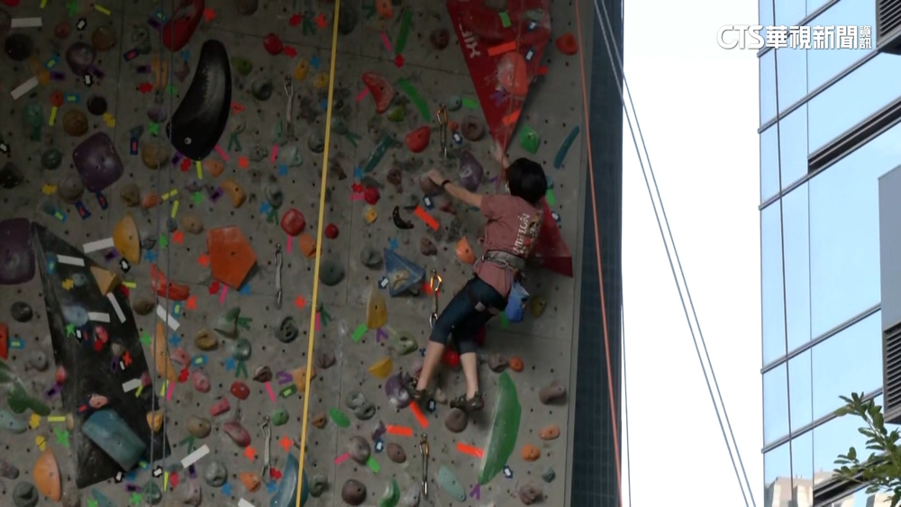 女攀岩墜4層樓高亡　內湖運動中心判賠105萬