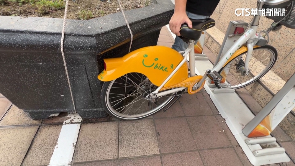 UBike停車位被大盆栽占住　交通局：將與農會協調