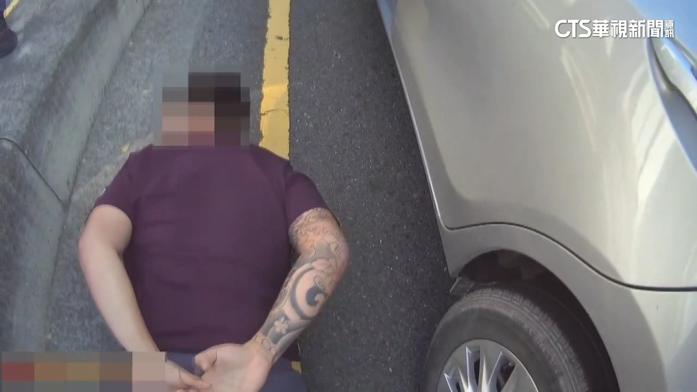 抓詐騙車手！　所長騎車遭衝撞　負傷逮人