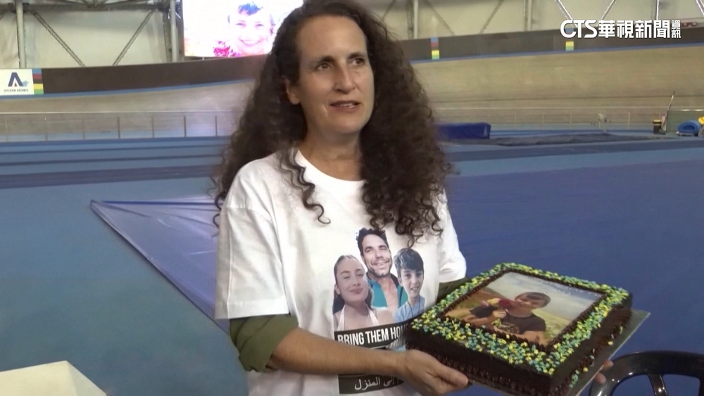 以國遭擄男童過12歲生日　母親辦「單車秀」慶生