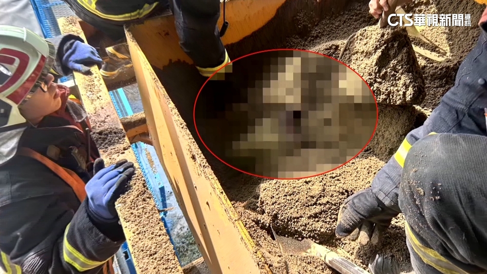 78歲工程行老闆親修機械　遭沙土掩埋送醫命危