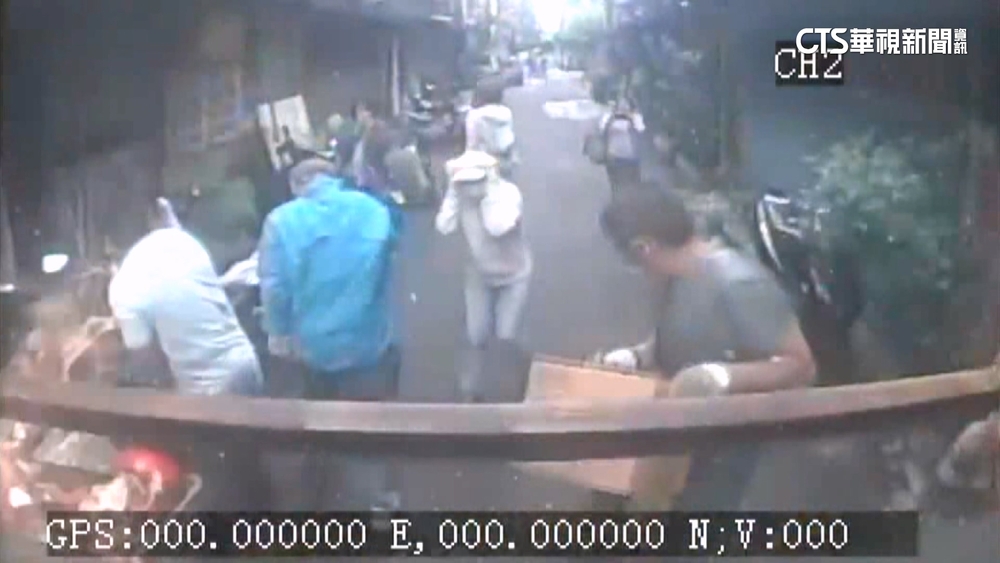 疑打火機.殺蟲劑罐沒分類！　害垃圾車爆炸竄火