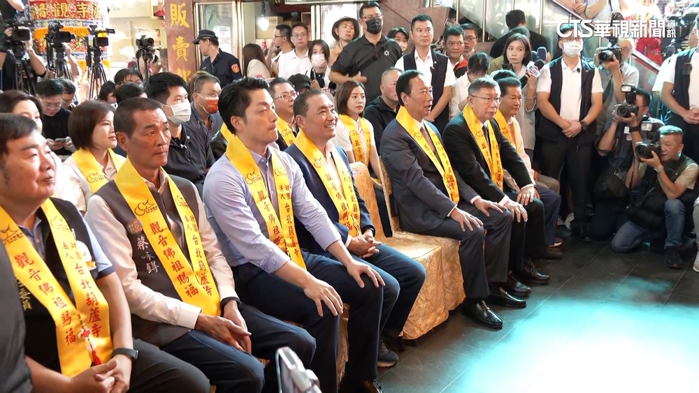 「侯柯郭蔣」齊聚葫蘆寺！侯蔣聊到忘我　柯郭互動冷