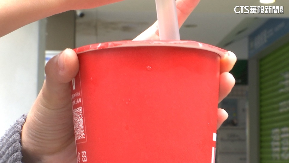 「飲品封膜」讓日本人大讚　台網笑：之後會發現可以印冷笑話