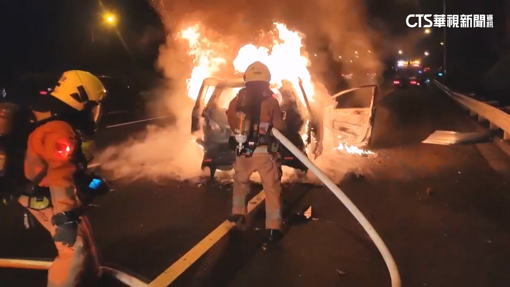 國3新竹段2車追撞起火！　駕駛乘客及時逃生4人送醫