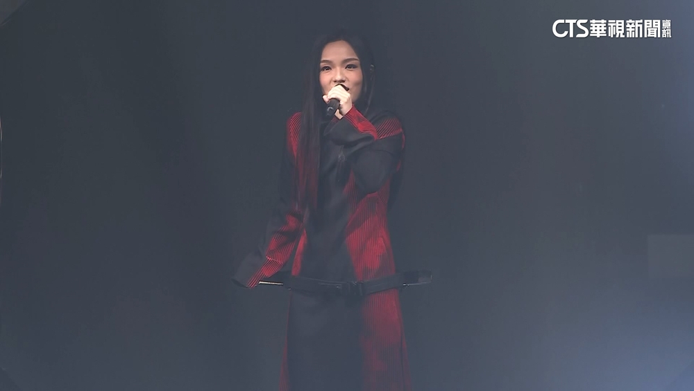 睽違五年四度攻蛋！　金曲歌后徐佳瑩開唱淚崩