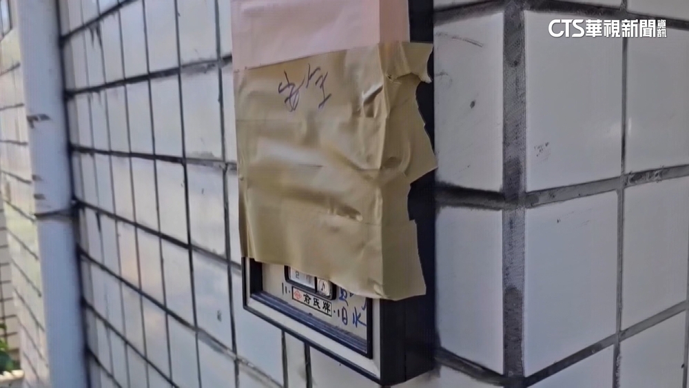 電鈴被貼膠帶寫「安全」　住戶憂「小偷做記號」