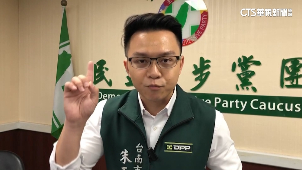 林宜瑾發物資遭控涉賄選！　朱正軒與藍營民代爆衝突