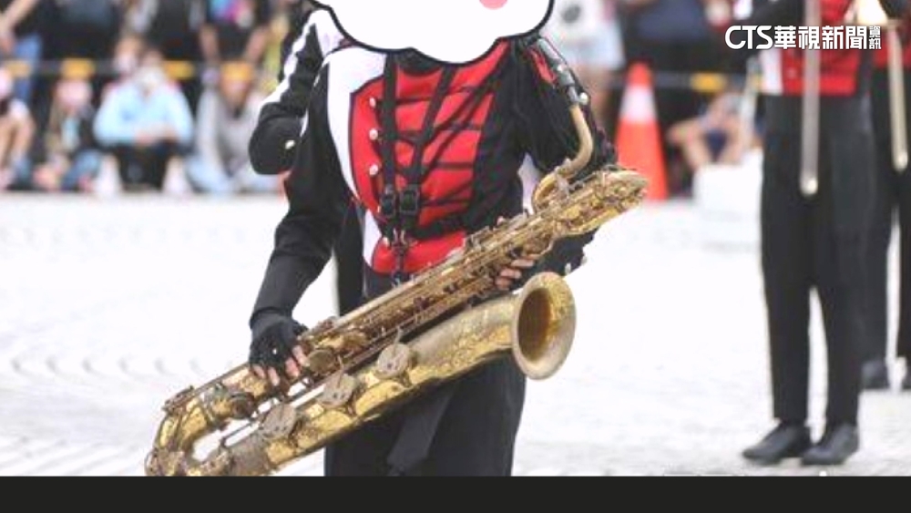 掉漆？　北一女樂儀隊拿老樂器表演　家長嘆：像被卡車輾過