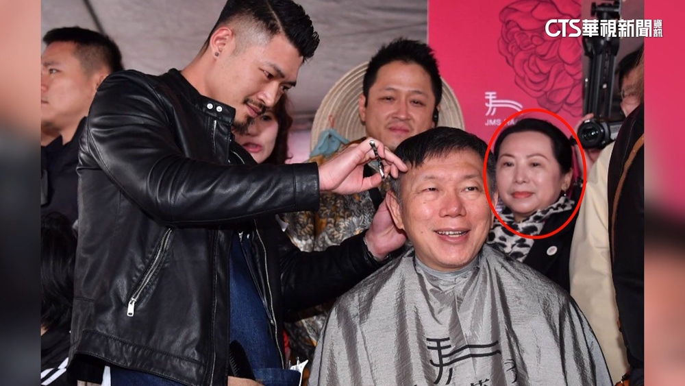 柯：沒見過徐春鶯　四叉貓：北市府官網有同框畫面