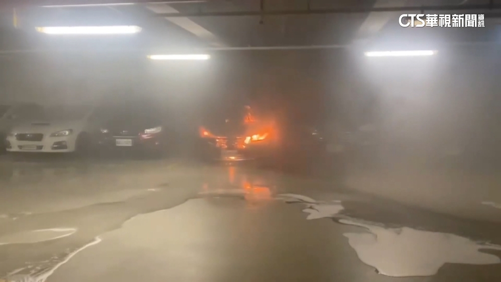 竹科聯發科停車場火燒車！　憂化學物引爆消防戒備