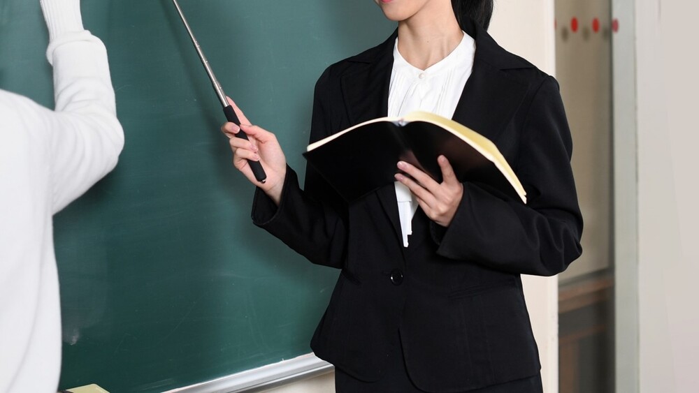 桃園女教師性侵男童產子「照片遭肉搜」！判決書隱匿本名