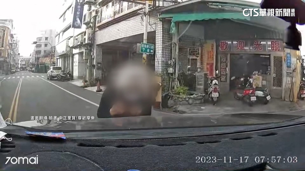 屏東白髮嬤「助跑」趴車　駕駛質疑「假車禍真碰瓷」