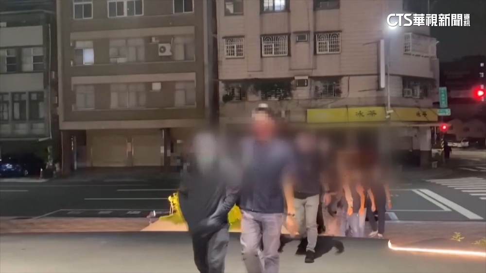 口角糾紛2車8惡煞當街押人　被害人5小時獲釋