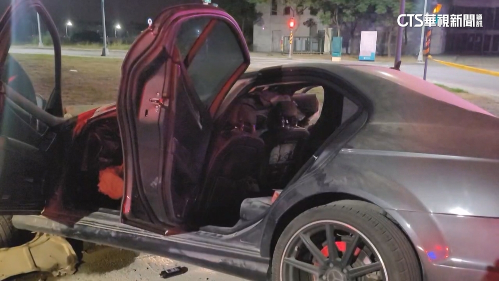 高雄市大寮區死亡車禍！　疑似小客車自撞導致