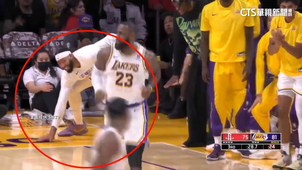 對「惡棍」狄倫比「嬌小」手勢　詹皇開啟嘲諷模式