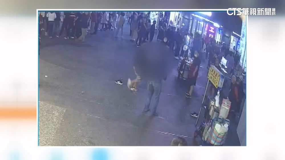 西門町爆流血衝突　臭豆腐攤商持「鐵夾」攻擊遊客