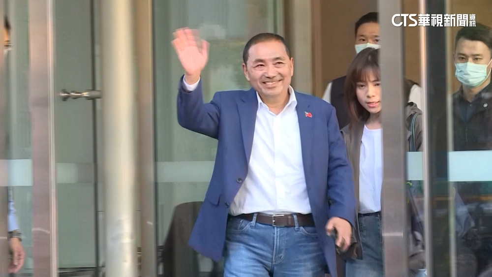 藍白合喬不攏！　李乾龍爆：侯副手是男性比柯更強