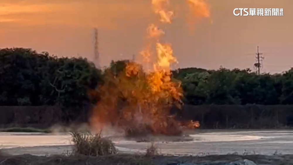 萬丹泥火山今年第三度噴發　紅豆田又遭殃