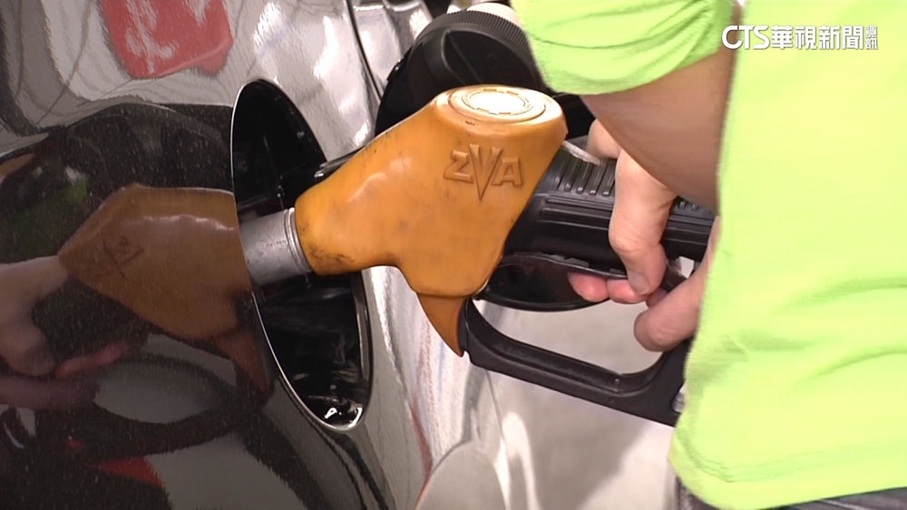 誤信網路傳言？　男「租車偷抽油」被活逮