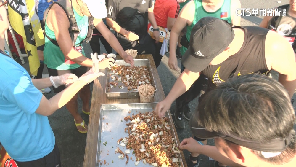 南台灣最大馬拉松開跑　「夜市美食」端上補給站