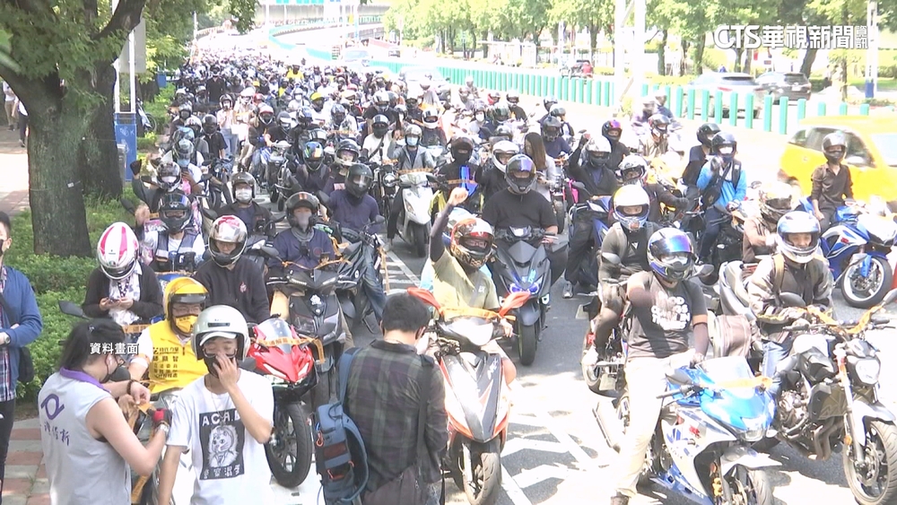 重機13：30包圍交通部抗議　杭州南路.仁愛路交管