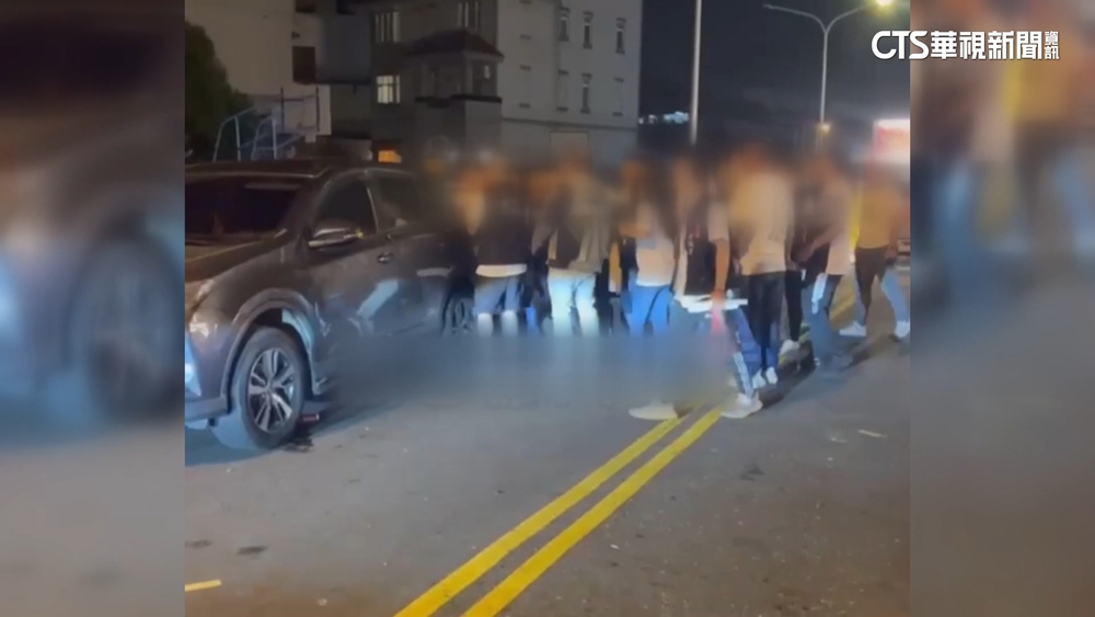 宮廟遶境遇挑釁爆衝突　員警制止也被推一把