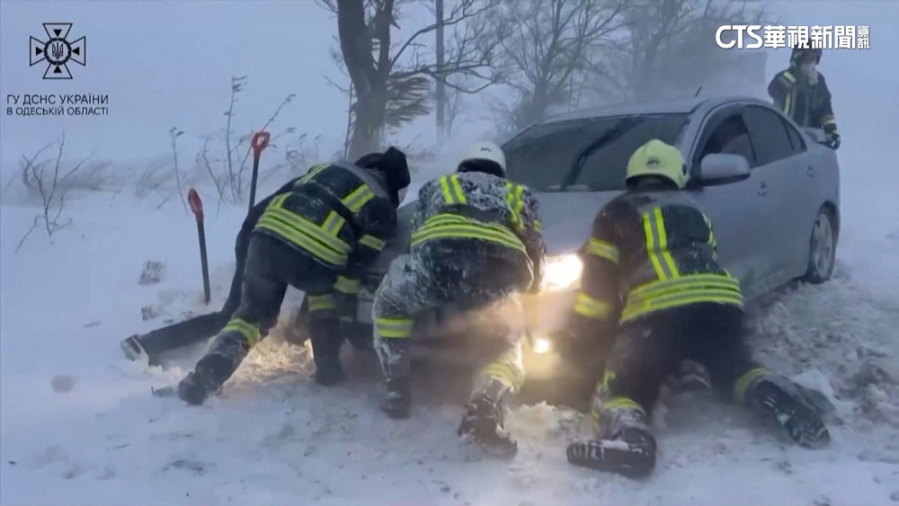 「冬將軍」來攪局！　暴風雪襲擊烏俄戰場