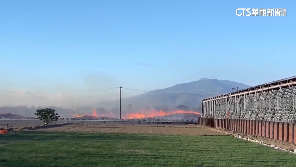 恆春銀合歡回收場祝融　落山風助長火勢延燒