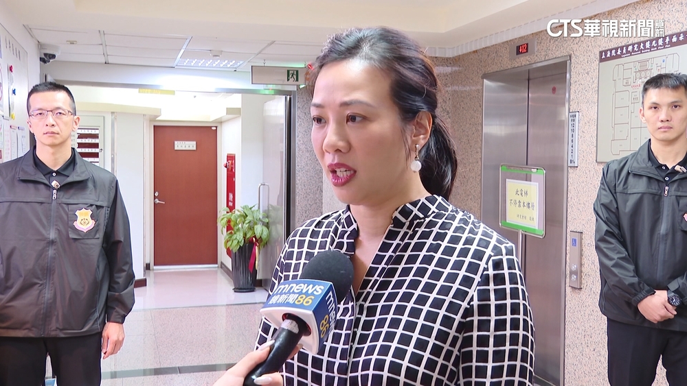 外交部電請外館查吳欣盈國籍 柯批中央失職