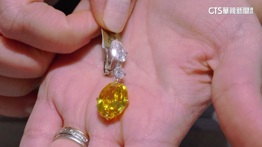 安迪沃荷橘鑽耳環將拍賣　佳士得估價逾NT2億