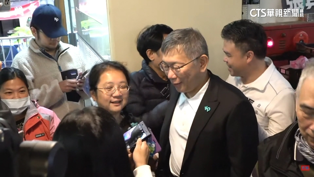 柯赴藍營票倉木新市場拜票　柯粉：侯我投不下去