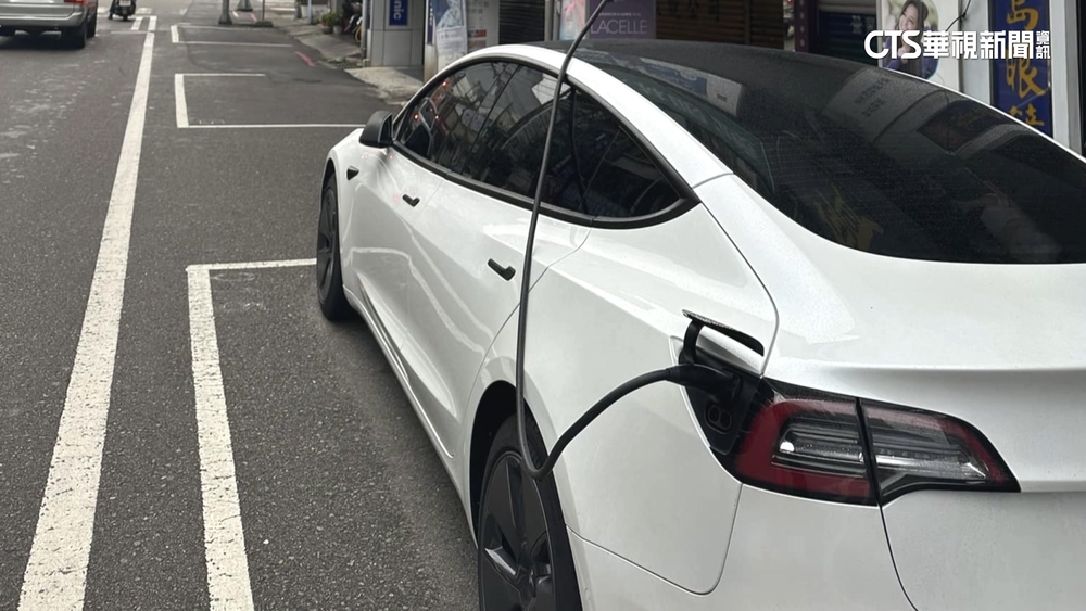 「2樓垂降電線」充電動車　台電發函要求改善