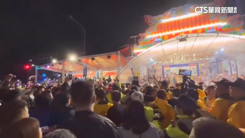 萬華青山宮遶境首日爆衝突　信徒接駕推擠開嗆