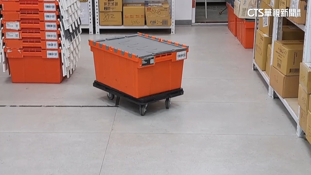 電商物流司機疑「夜夜摔貨」　居民怒：半夜驚醒