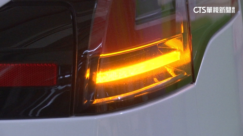 車主控「方向鍵頻失靈」非首樁？　特斯拉：建議回廠檢查
