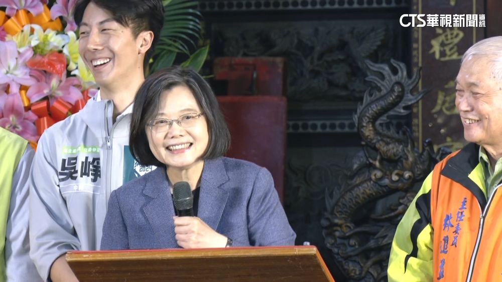 中和輔選　蔡英文燦笑喊：讓我快樂畢業