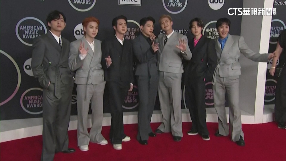 「防彈」終於要全員入伍！　4人最後合體直播