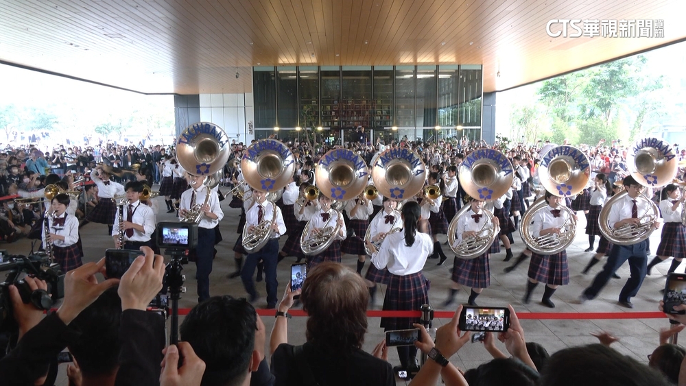 北上前快閃演出　「橘色惡魔」旋風再度席捲高雄
