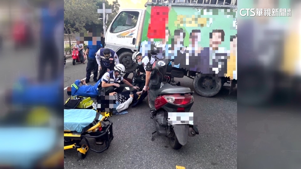 賴蕭配高雄宣傳車疑違規迴轉　撞機車釀2騎士傷