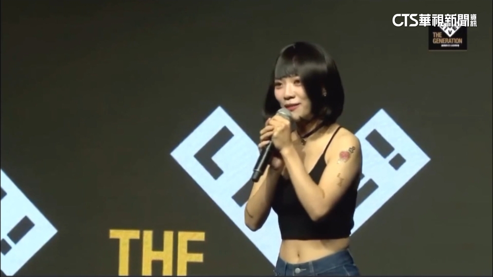 復刻「山道猴子超商妹」　黃捷火辣造型掀熱議