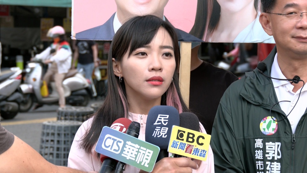 Cos超商妹遭館長酸「賣肉騙選票」　黃捷：好不好看是審美觀的問題