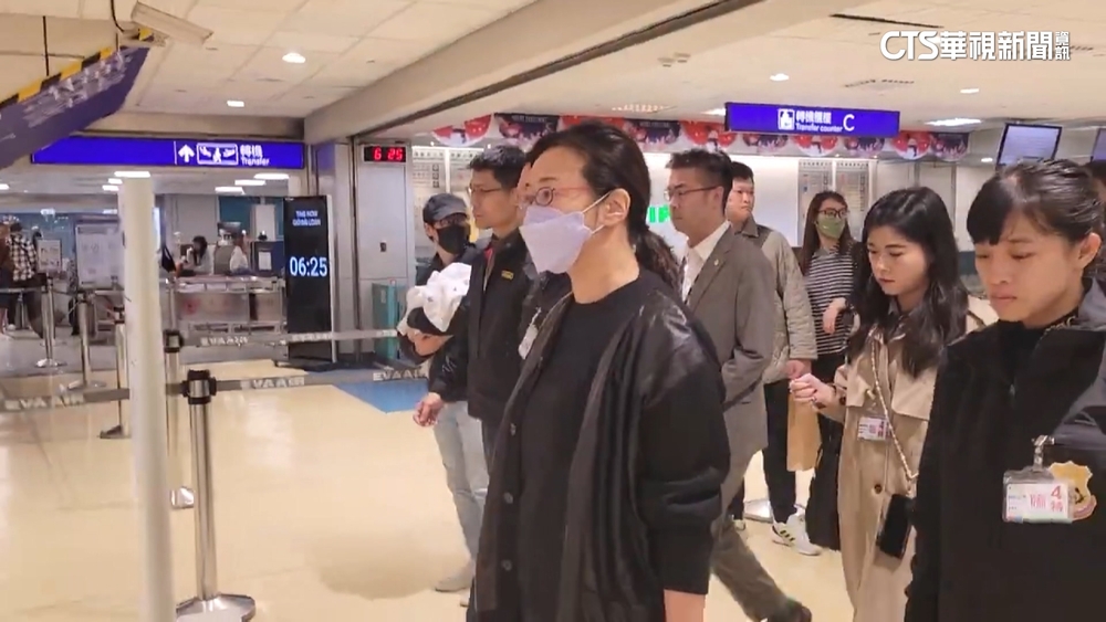 戰場不在台灣？　吳欣盈連飛杜拜.美國當空中飛人