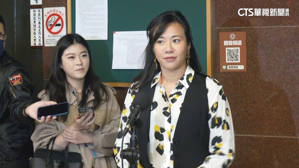 出訪10天終回國　吳欣盈「中文備戰」辯政治老手