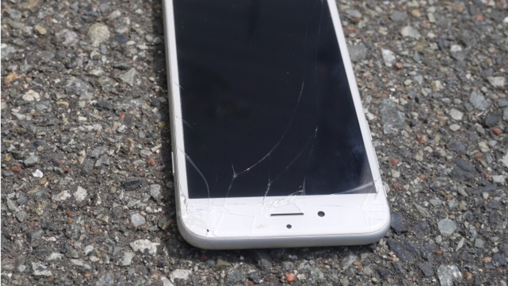 幫撿手機隔天送警局「反挨告偷竊」　她嘆：社會怎麼了？