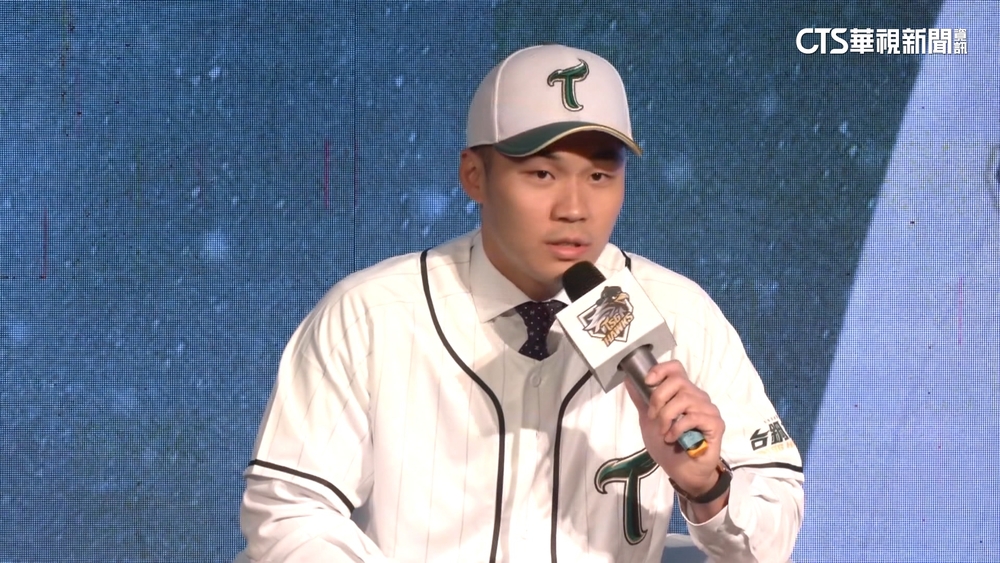 王柏融加盟台鋼雄鷹　前東家暖心道別逼出大王淚
