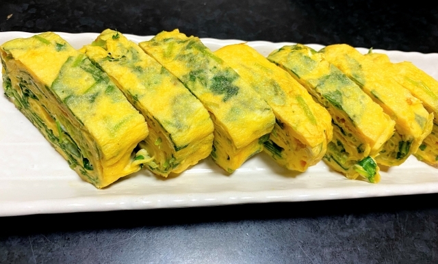 江守山醫師表示，蔥被許多研究證實能抗癌，因此建議病患食用蔥蛋。示意圖／翻攝自photoAC