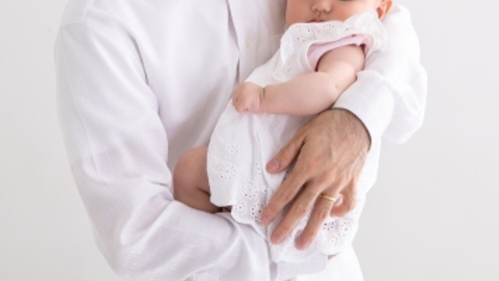 兒有「招風耳」像隔壁麵攤王老闆　他一驗DNA真相超傻眼